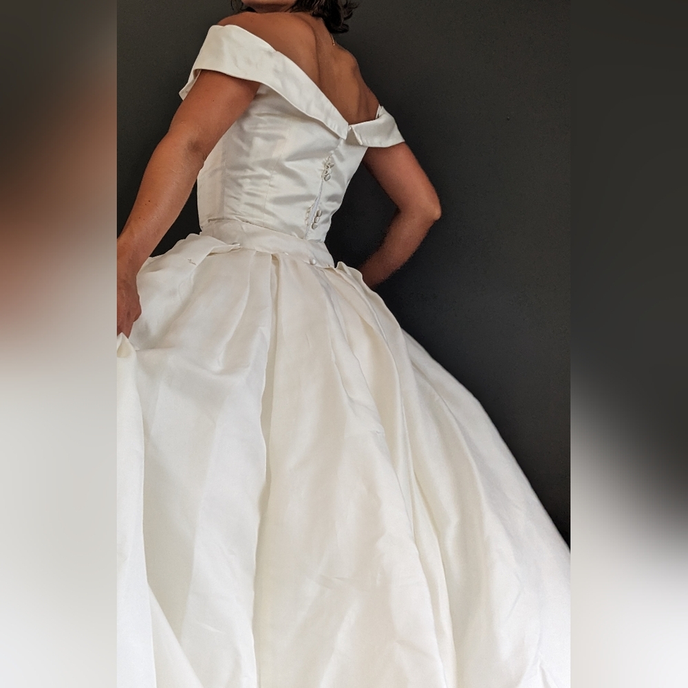 Vera Wang wedding gown